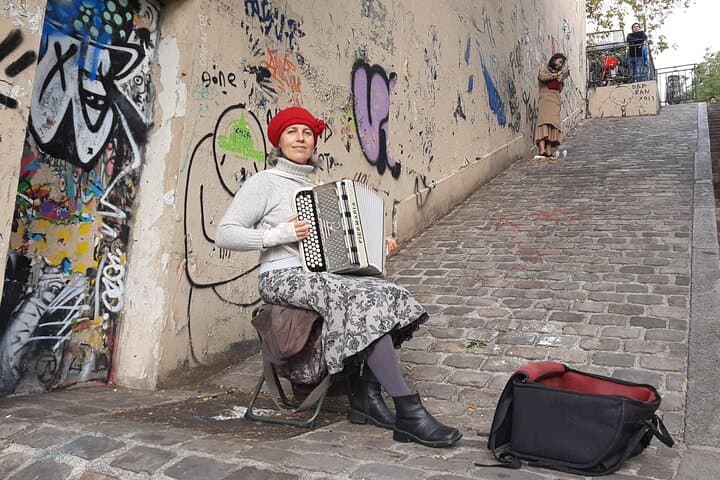 Montmartre/Sacre-Coeur/Paris- Artistic & Bohemian Epicenter — photo 5