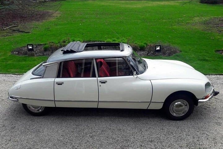 Vintage Car Paris Tour Citroën DS with open roof Paris City Tour — photo 3
