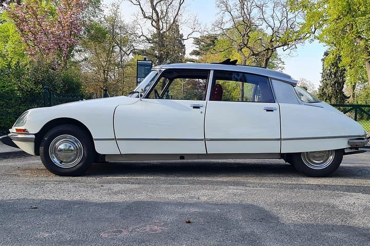 Vintage Car Paris Tour Citroën DS with open roof Paris City Tour — photo 6