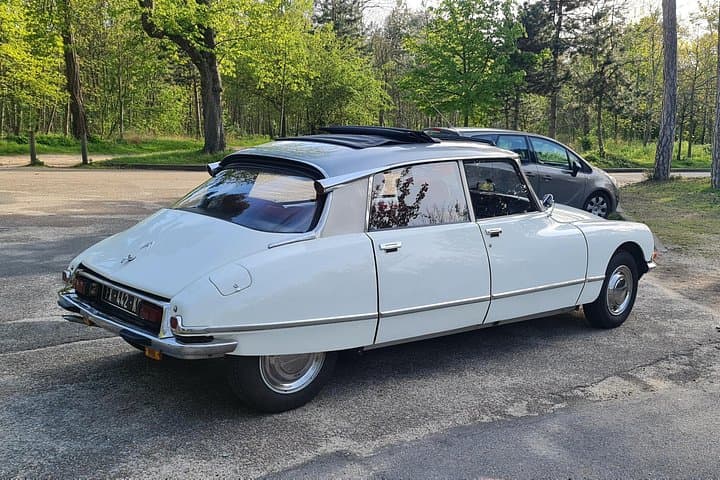 Vintage Car Paris Tour Citroën DS with open roof Paris City Tour — photo 7