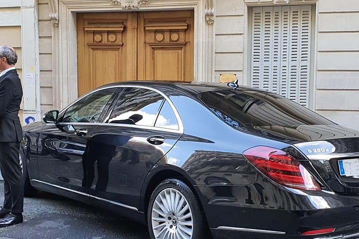 Private Chauffeur from Paris to Charles De Gaulle Airport — photo 3