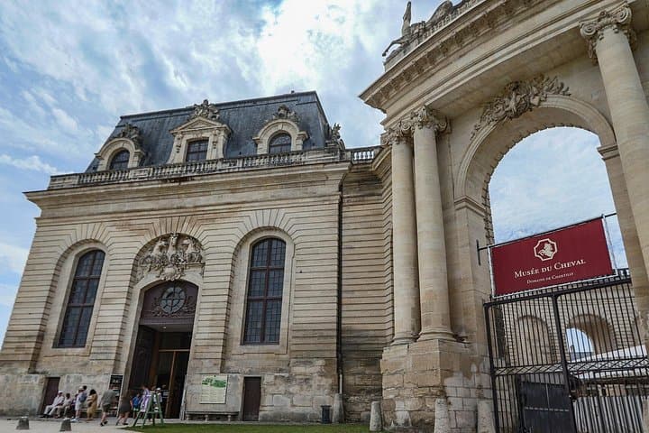 Half-Day Trip: Château de Chantilly & Gardens from Paris — photo 3