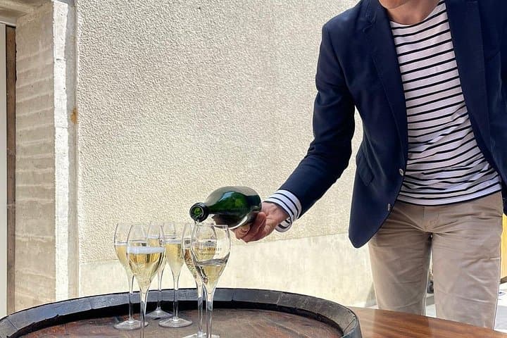 Private tour of the Champagne area, meet local producers and taste their Champagne, start from your hotel in Paris. — photo 5