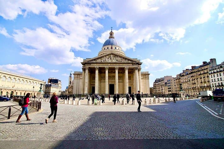 Paris Private Guided Tour in a Vintage Open Top French Car — photo 9