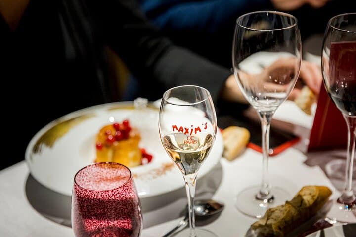 Paris Seine River Dinner Cruise by Maxim's with Champagne & Music — photo 3