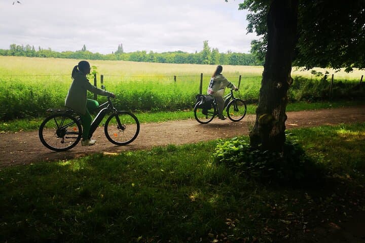 Versailles Full-Day Electric Bike Tour : Market, Picnic & Palace — photo 18