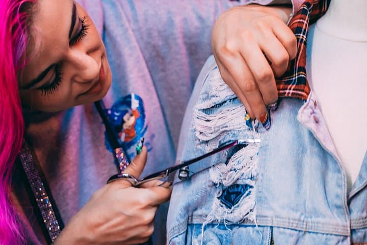 Customize a unique denim jacket with French celebrities’ designer — photo 2