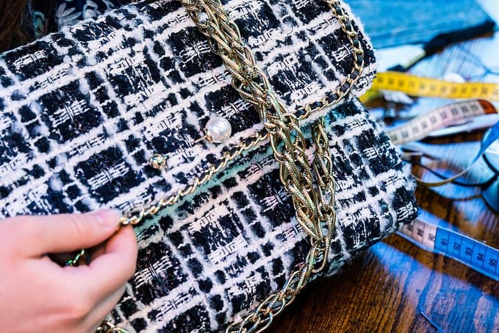 Visit a Workshop Create Your Unique Luxury Bag in Central Paris — photo 10