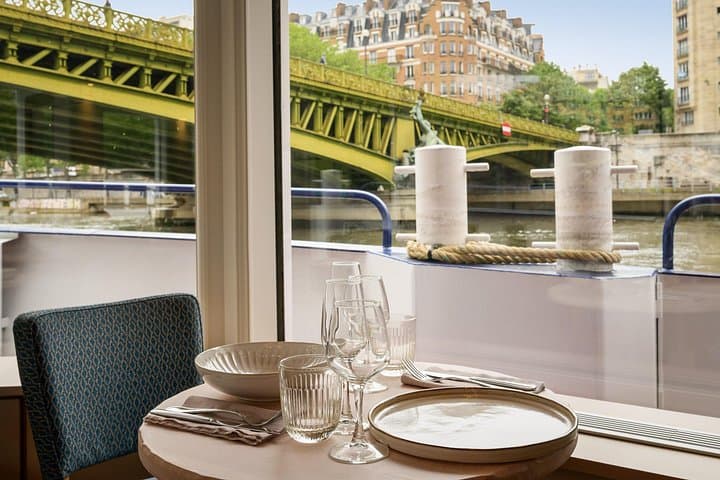 Paris Capitaine Fracasse 3 Course Seine River Dinner Cruise — photo 10