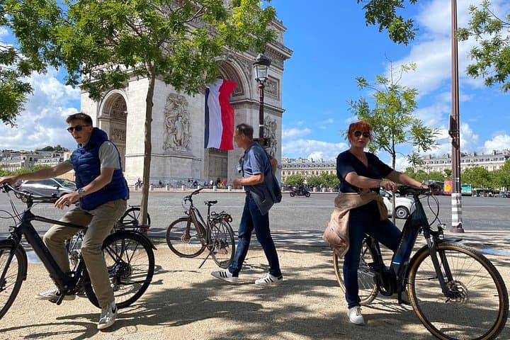 Paris: Small Group Highlights E-Bike Guided Tour — photo 14