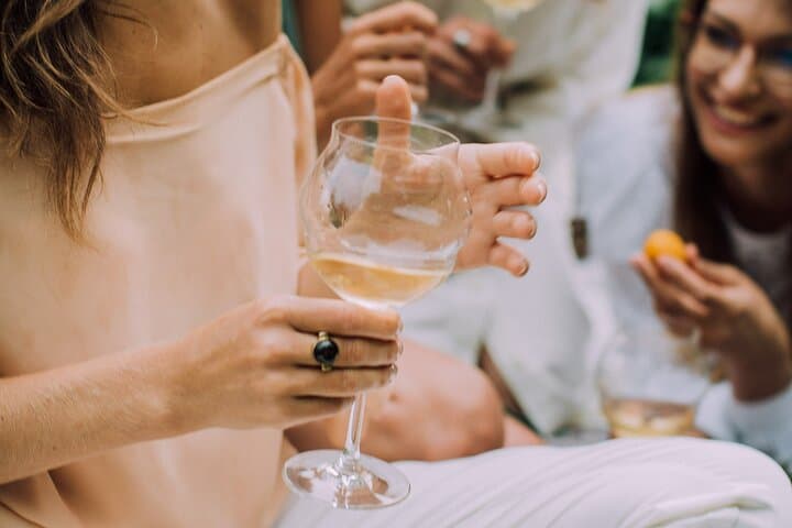 Experience a Decadent French Picnic with Wine Pairing in Paris — photo 1