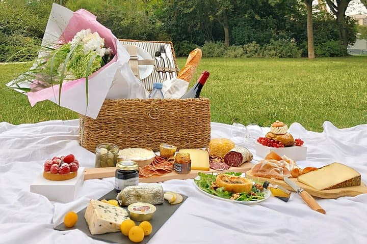 Experience a Decadent French Picnic with Wine Pairing in Paris — photo 2