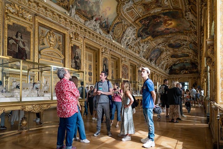 Paris Louvre Museum: Small Group Guided Highlights Tour — photo 1
