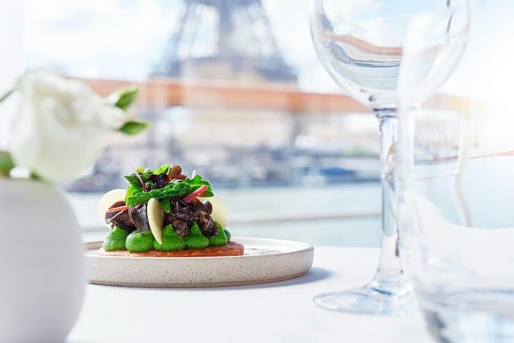Early evening Dinner Cruise with drinks by Bateaux Parisiens — photo 4