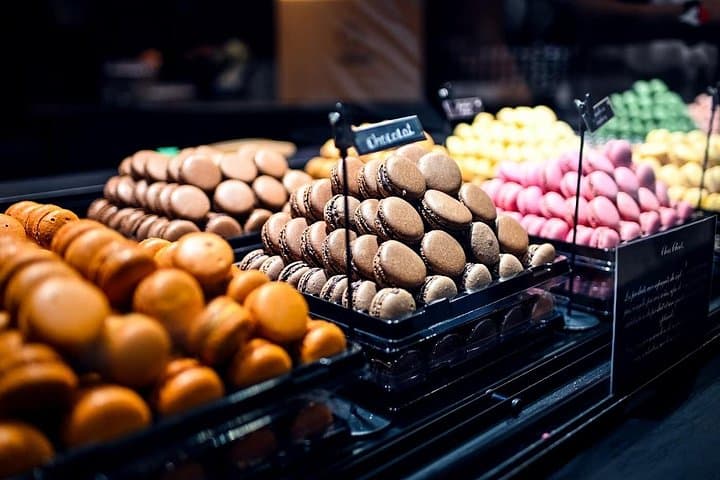 Paris Montmartre Chocolates and Pastry Private Food Tour — photo 8