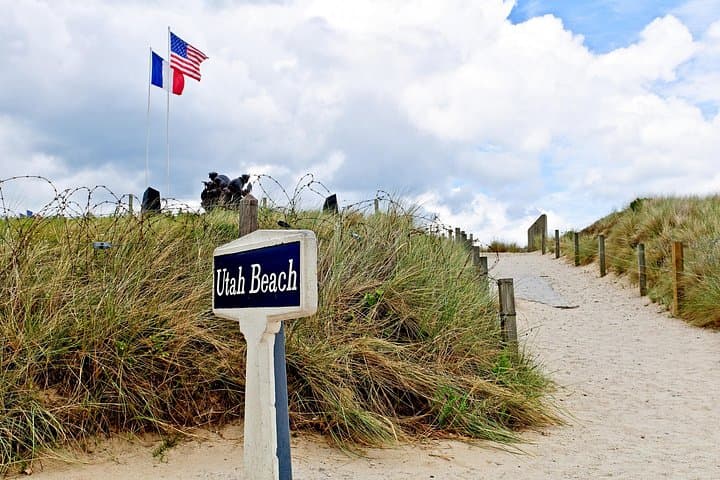 Normandy D Day Sites and Cemetery Day Trip from Paris with Lunch — photo 3
