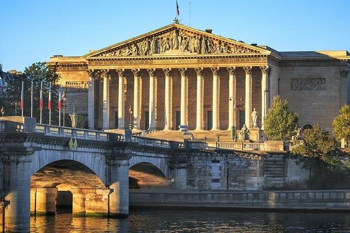 Paris Private Guided Tour in a Vintage Open Top French Car — photo 17