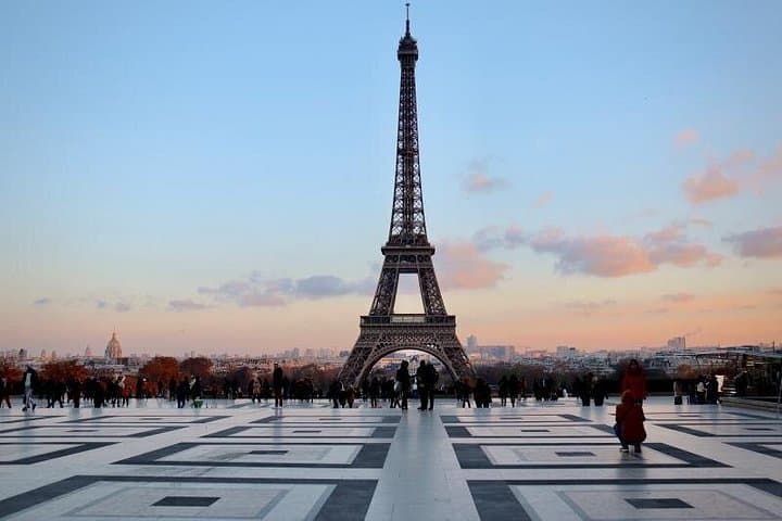 Paris Private Guided Tour in a Vintage Open Top French Car — photo 5