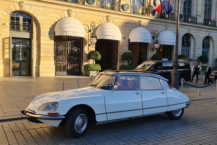 Vintage Car Paris Tour Citroën DS with open roof Paris City Tour — photo 8