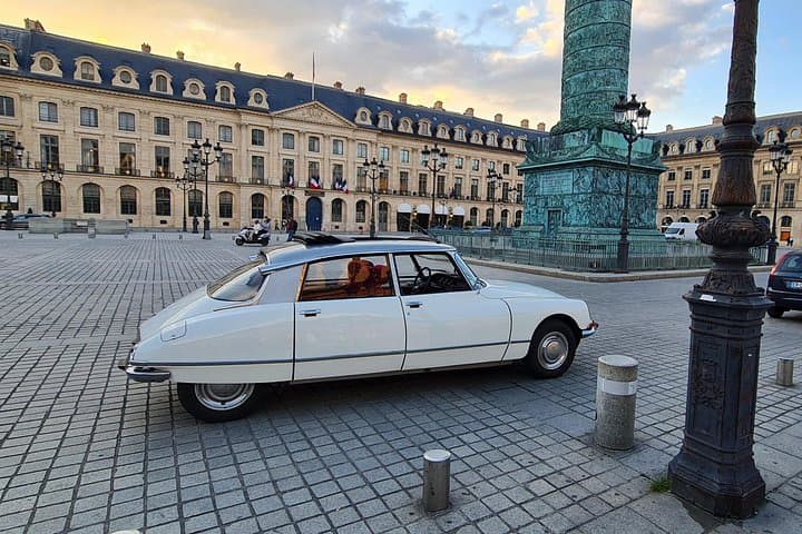 Vintage Car Paris Tour Citroën DS with open roof Paris City Tour — photo 9