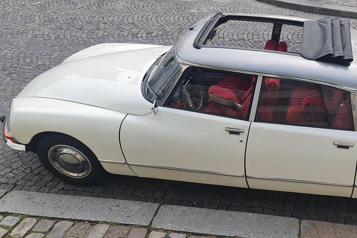 Vintage Car Paris Tour Citroën DS with open roof Paris City Tour — photo 7