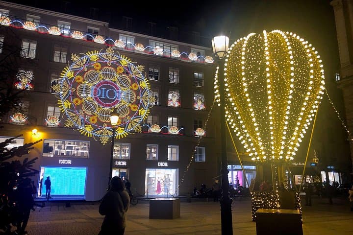 Paris Christmas Lights Small Group Walking Tour with Local Guide — photo 6