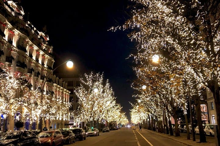 Paris Christmas Lights Small Group Walking Tour with Local Guide — photo 9