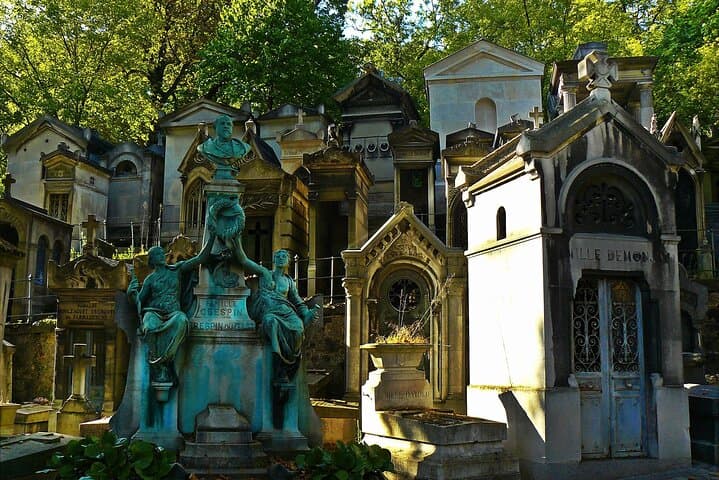 Paris: Haunted Père Lachaise Cemetery Guided Tour — photo 3