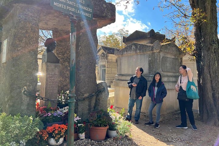 Paris: Haunted Père Lachaise Cemetery Guided Tour — photo 6