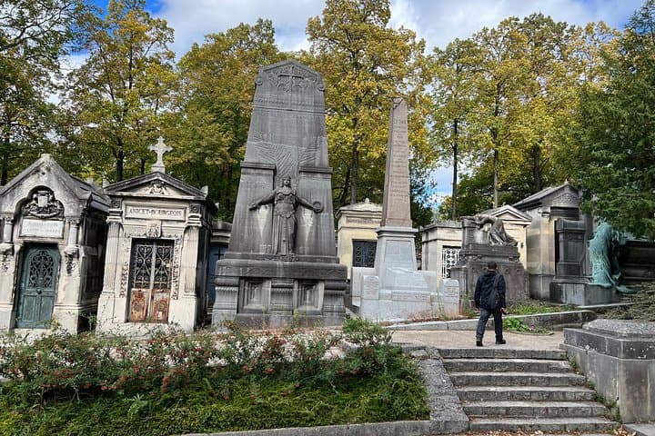 Paris: Haunted Père Lachaise Cemetery Guided Tour — photo 8