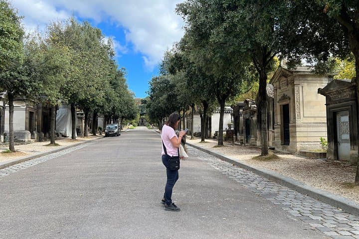 Paris: Haunted Père Lachaise Cemetery Guided Tour — photo 9