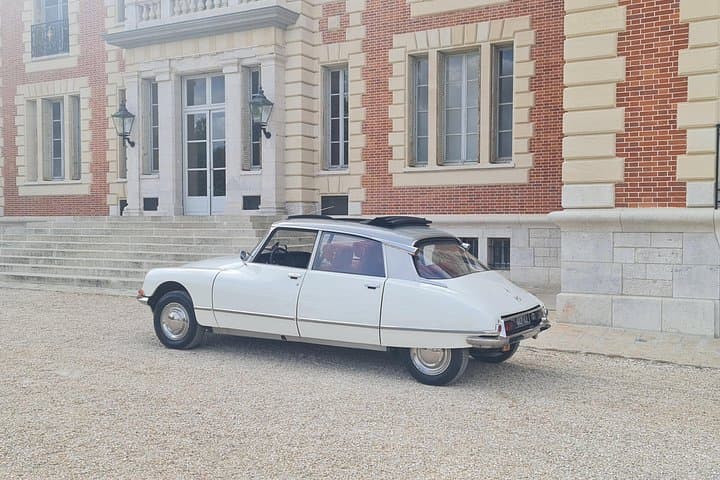 Vintage Car Paris Tour Citroën DS with open roof Paris City Tour — photo 12