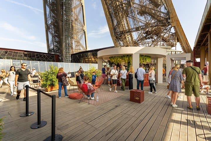 Paris: Eiffel Tower Guided Tour by Elevator — photo 4