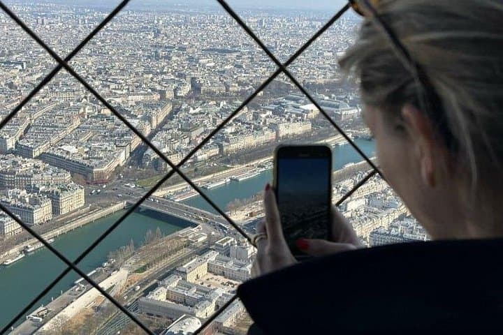 Paris: Eiffel Tower Summit Small-Group Guided Tour Max 6 People — photo 4