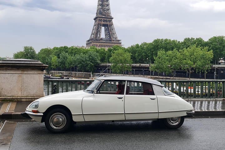Vintage Car Paris Tour Citroën DS with open roof Paris City Tour — photo 6
