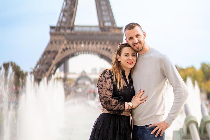 Professional Eiffel Tower Photo Tour with VOGUE Photographer — photo 17