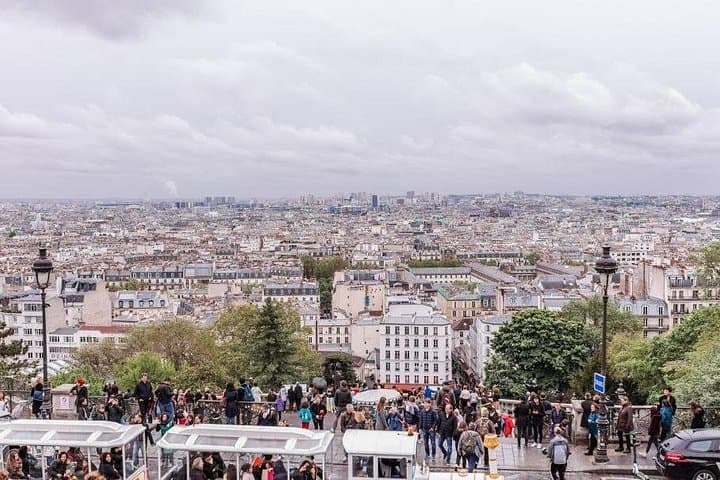 Montmartre Tour with a Local Guide: Private & 100% Personalized — photo 5