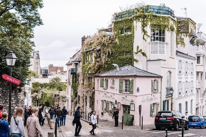 Montmartre Tour with a Local Guide: Private & 100% Personalized — photo 3