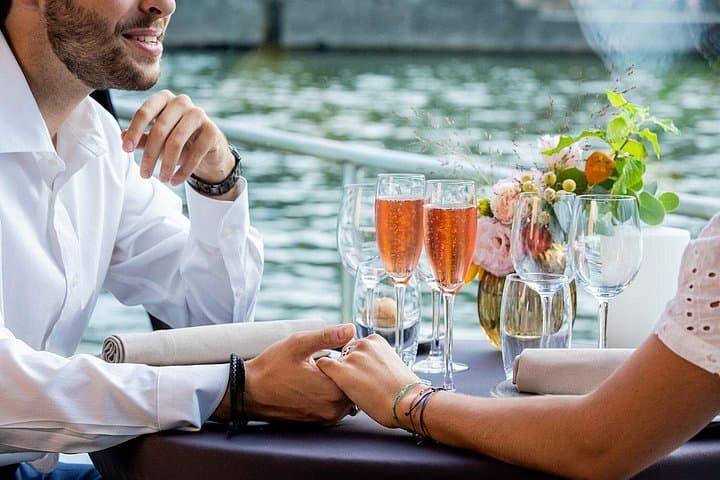 Early evening Dinner Cruise with drinks by Bateaux Parisiens — photo 10
