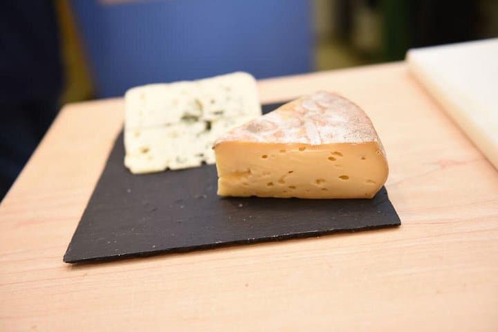Paris Food Tour in South Montmartre with Artisan Tastings — photo 4