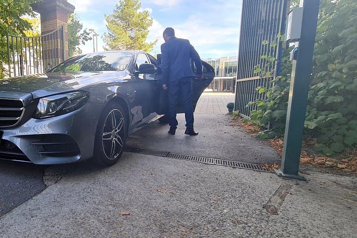 Private Chauffeured Transfer between CDG Airport and Paris — photo 15