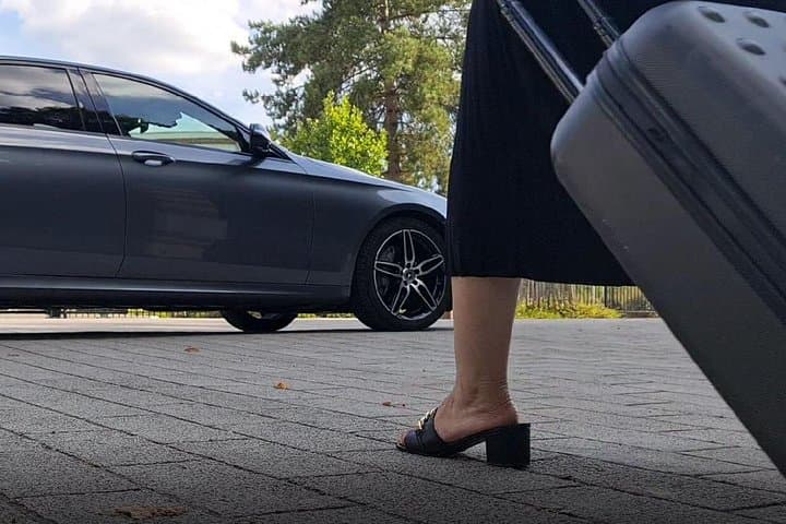 Private Chauffeured Transfer between CDG Airport and Paris — photo 9