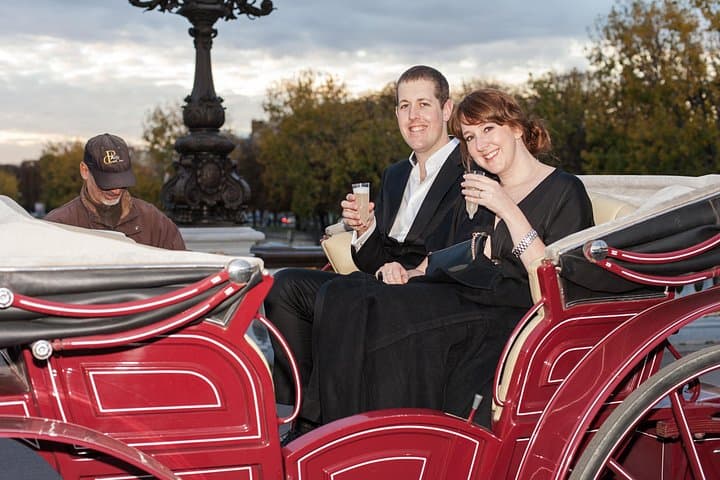 Paris Private Romantic Horse & Carriage Ride — photo 5