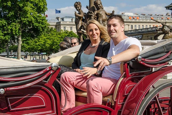 Paris Private Romantic Horse & Carriage Ride — photo 3
