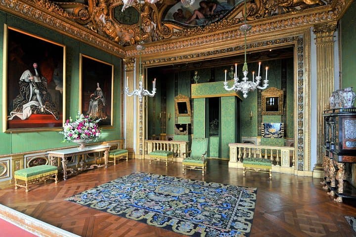 Vaux-le-Vicomte Castle Day Trip with Chateaubus Shuttle — photo 4