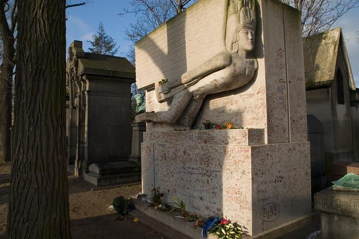Paris: Famous Graves of Pere Lachaise Cemetery Guided Tour — photo 14