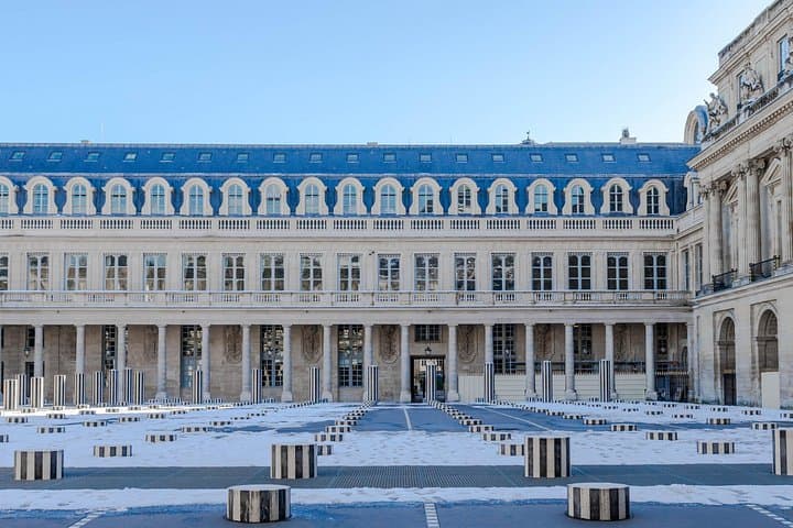 Paris: Private TV Character Walking Tour with River Cruise Option — photo 4