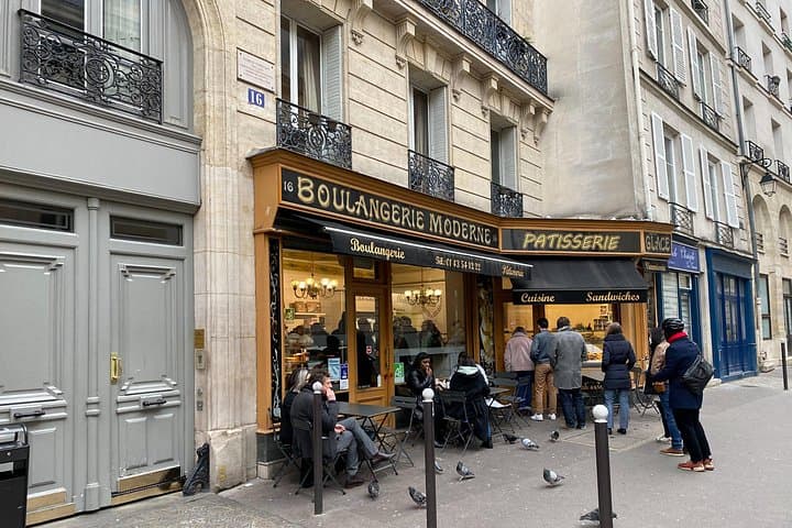 Paris: Private TV Character Walking Tour with River Cruise Option — photo 5