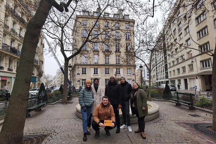 Paris: Private TV Character Walking Tour with River Cruise Option — photo 15