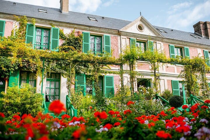 Giverny Monet's Home & Versailles Palace Day Trip from Paris — photo 1